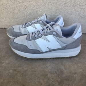 NEW BALANCE 237 V1 (MS237GE)      Sz 9.5B Woman Sneakers